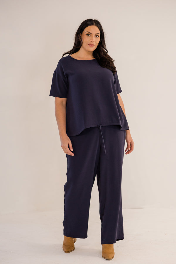 Chic Soul plus size clothing, ink navy short sleeve front tie top with cinched detail on bottom with tie detail