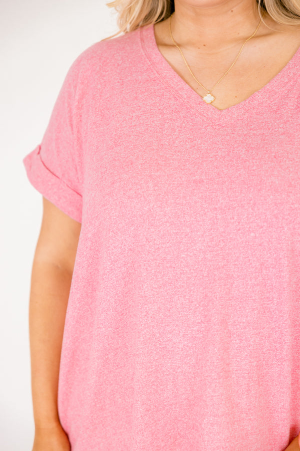 Plus Size heather kelly green crew neck cotton tee with cuffed short sleeves and white pants.