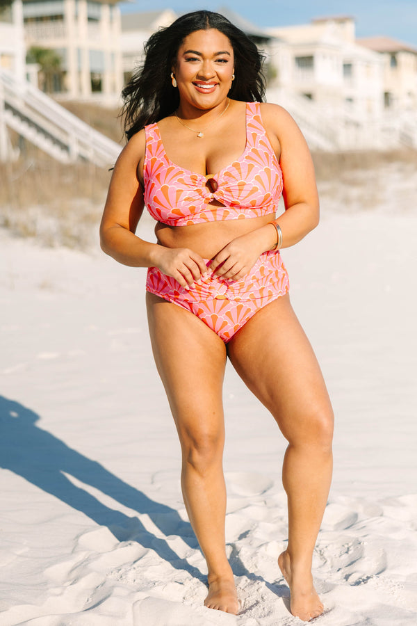 Chic Soul plus size clothing, pink and orange scallop geo print sleeveless bikini top with circular keyhole cut out in the middle of the front of the top