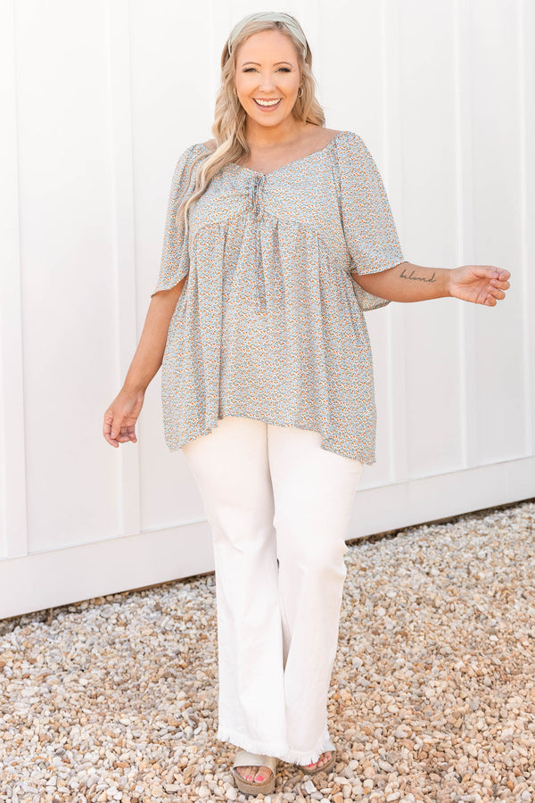 Chic Soul plus size clothing, off white ditzy floral pattern short bell sleeve v neck babydoll top