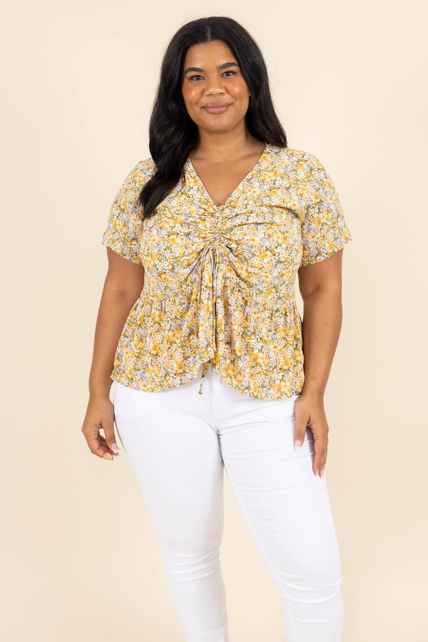 Chic Soul plus size clothing, yellow floral pattern top with ruched neckline and ruffles